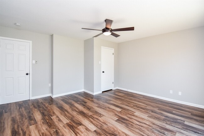 Building Photo - 1119 Edgewood Dr
