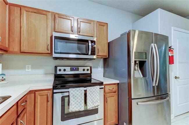 Building Photo - 1138 Hillhurst Dr