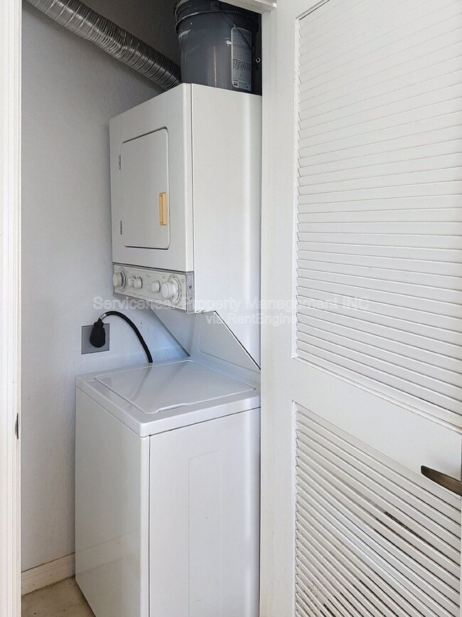 Building Photo - 2601 Gala Rd S