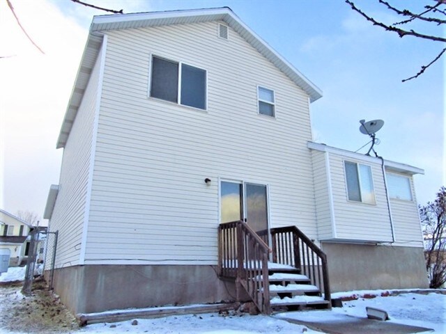 Building Photo - 6871 Mineral Mt Dr