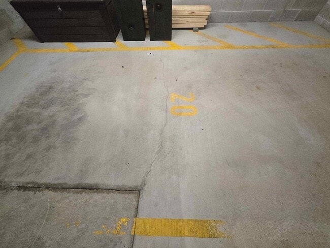 Building Photo - 1100 W Adams St