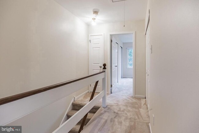 Building Photo - 46 Stonehurst Ct