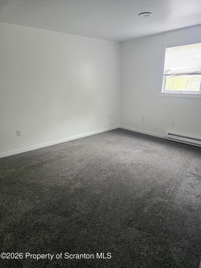 Building Photo - 962 Wood St