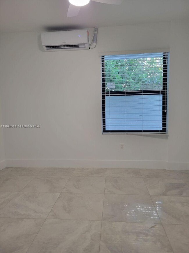 Building Photo - 1735 Calais Dr