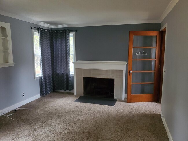 Primary Photo - 85 Lyndale Dr