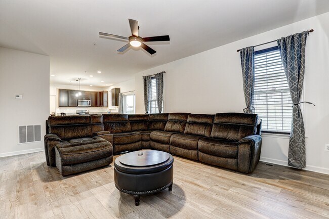 Building Photo - 9307 Drumman Dr