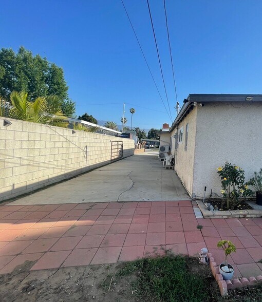 Building Photo - 16214 E Edna Pl