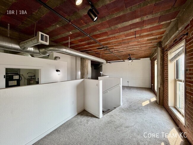 Building Photo - 204 Walnut St