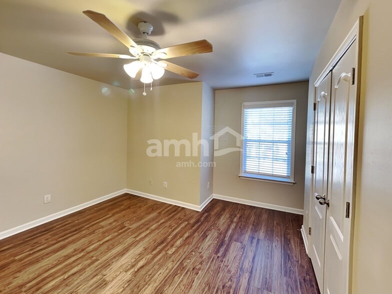 Building Photo - 5177 Rosewood Pl