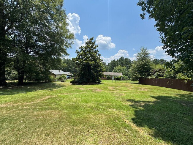 Building Photo - Renovated 3/2.5 House in Chieftain Hills- ...