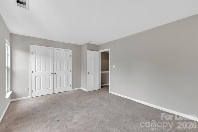 Building Photo - 940 Tiger Ln