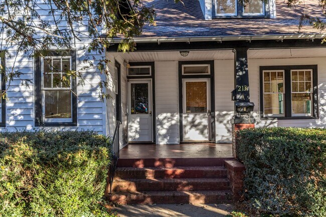 Building Photo - 213 Todd Ave