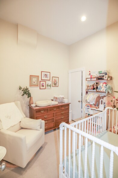 Building Photo - 1808 N Clark St