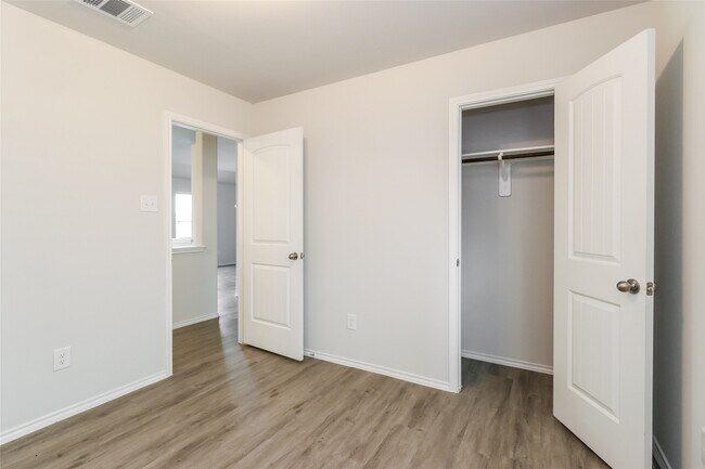 Building Photo - 2521 N Lina Ct