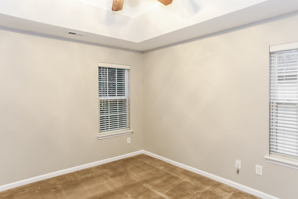 Building Photo - 5112 Kiev Dr