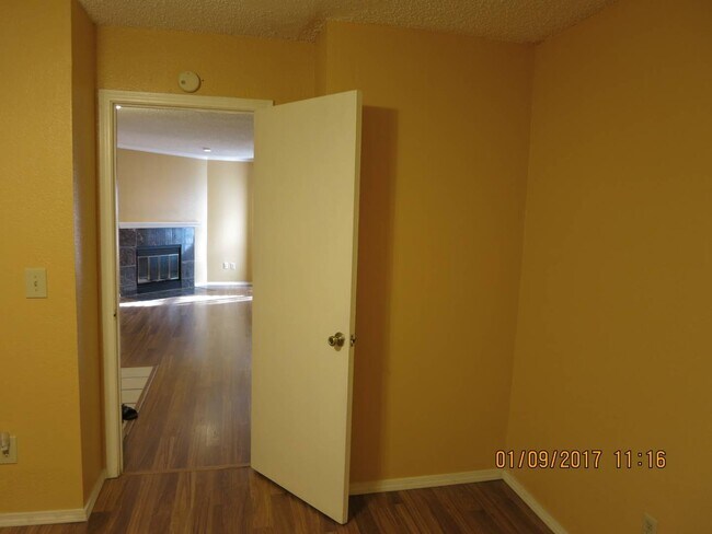 Building Photo - 6737 S Peoria Ave