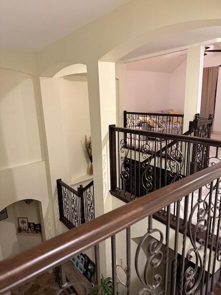 Building Photo - 5615 Ashford Ridge Ln