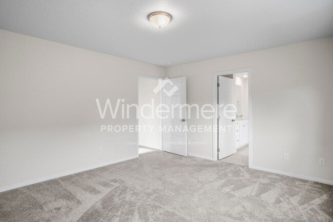 Building Photo - ***Half off 1st full month's rent*** LIber...