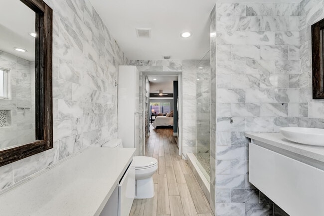 Building Photo - 2291 SE 15th St