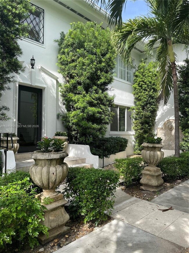 Building Photo - 3921 Meridian Ave