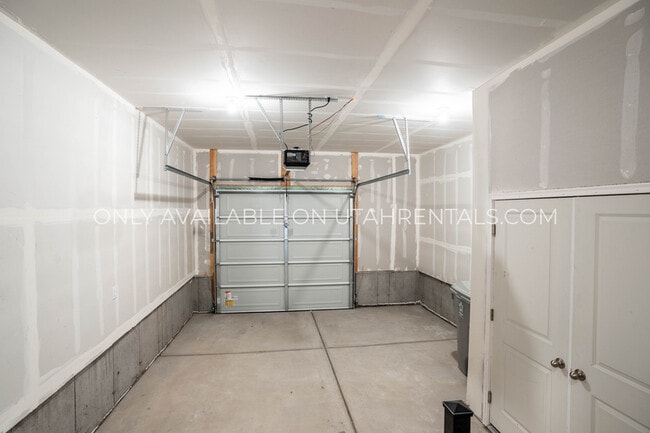 Building Photo - 333 S 1110 W