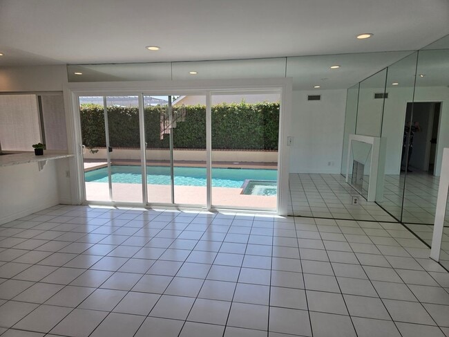 Building Photo - 14671 Kimberly Cir
