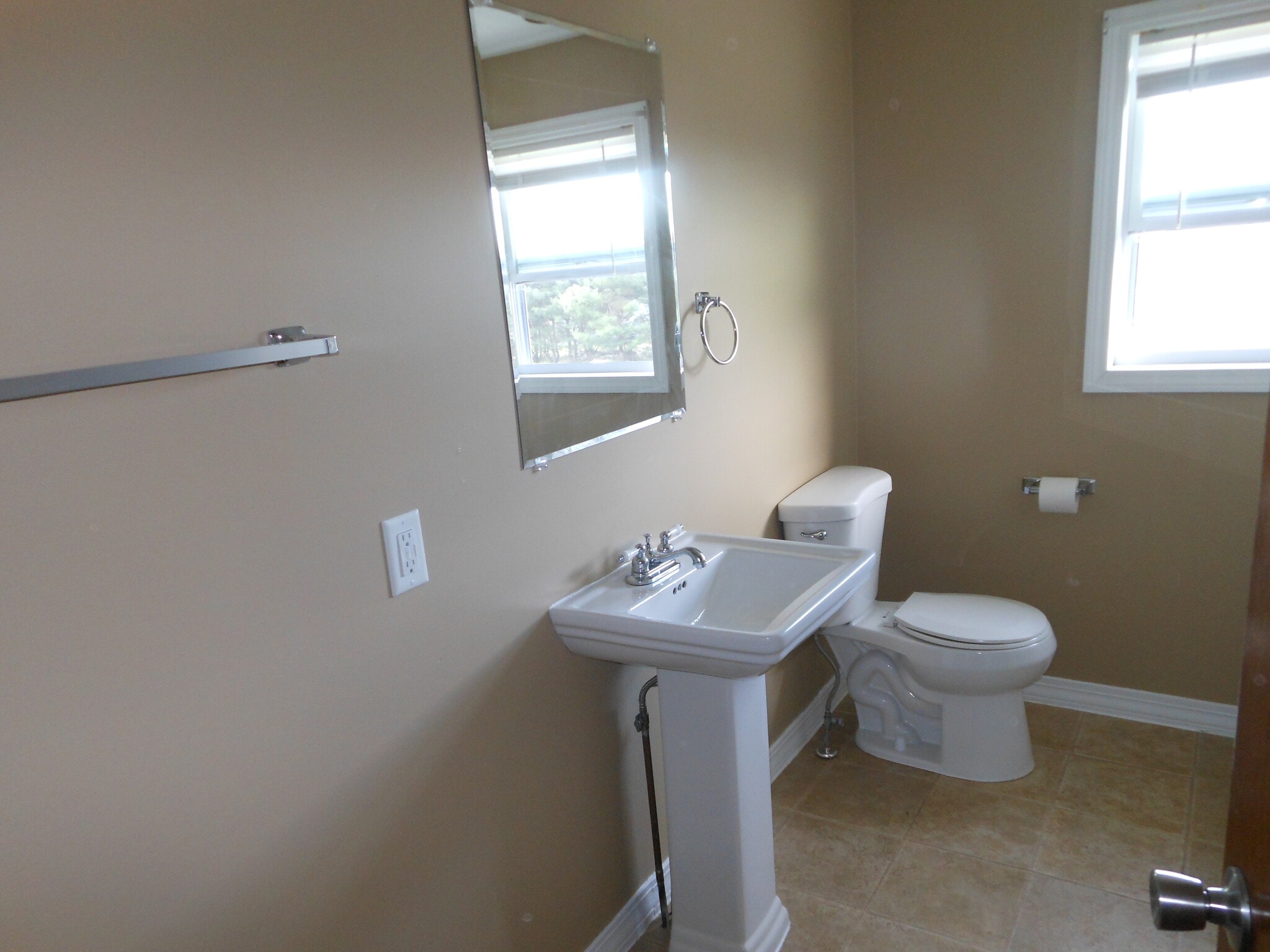 Building Photo - 1331 Old Rte One