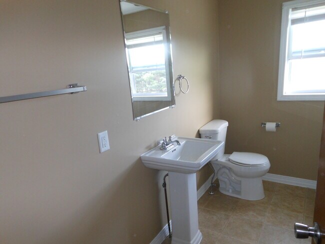 Building Photo - 1331 Old Rte One