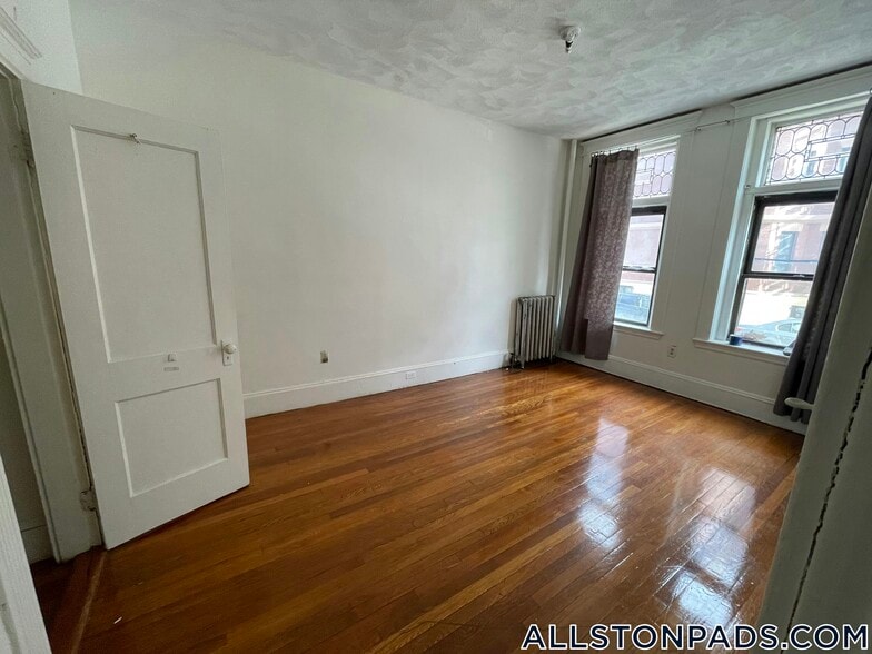 Building Photo - 1254 Commonwealth Ave