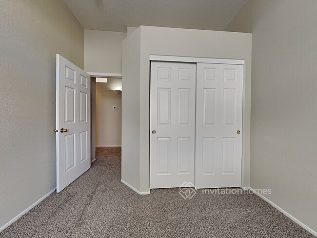 Building Photo - 1015 Linda Vista Way