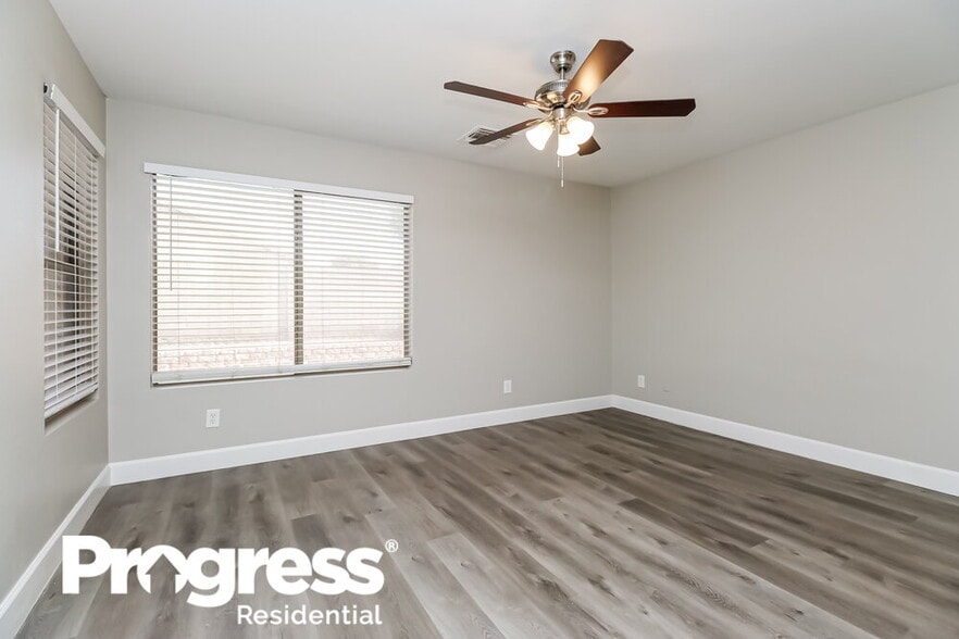 Building Photo - 10846 E Dragoon Ave