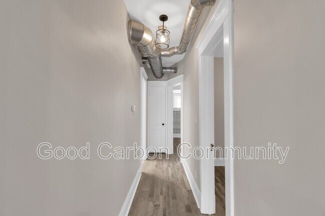 Building Photo - 1378 Hertel Ave