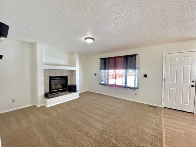 Building Photo - Spacious Briargate 4 Bedroom/3.5 Bathroom Home with huge Yard