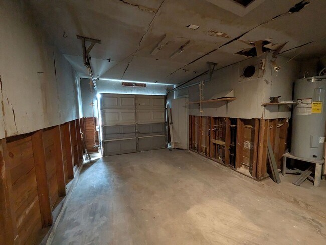 Building Photo - 5251 Procter St