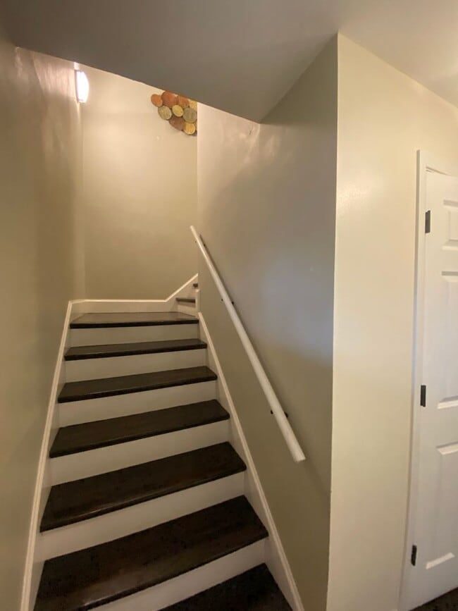 Building Photo - 206 Mitchell Cir