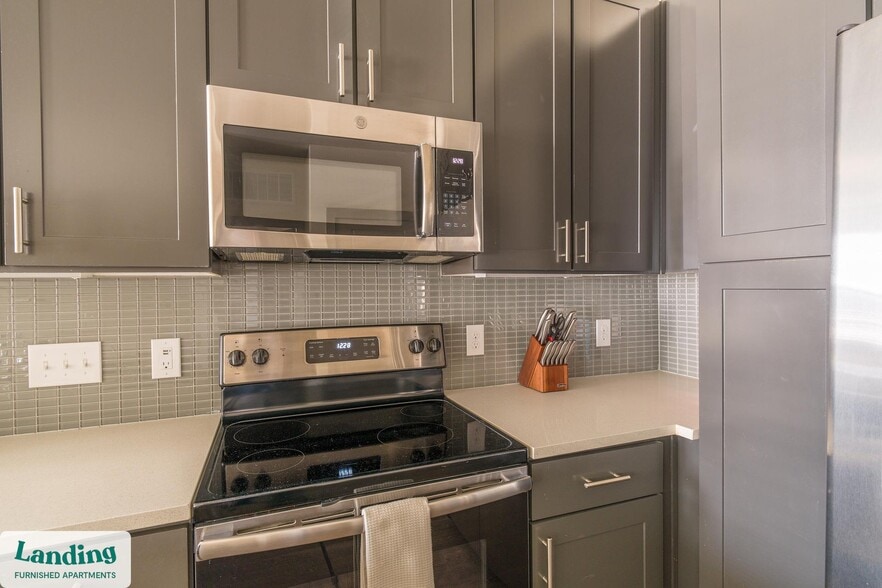 Building Photo - 300 Enclave Dr