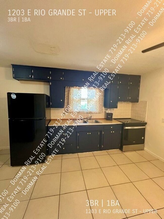 Building Photo - 1203 E Rio Grande St