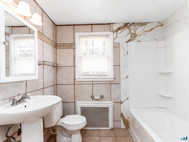 Building Photo - 97 Brussels Ave