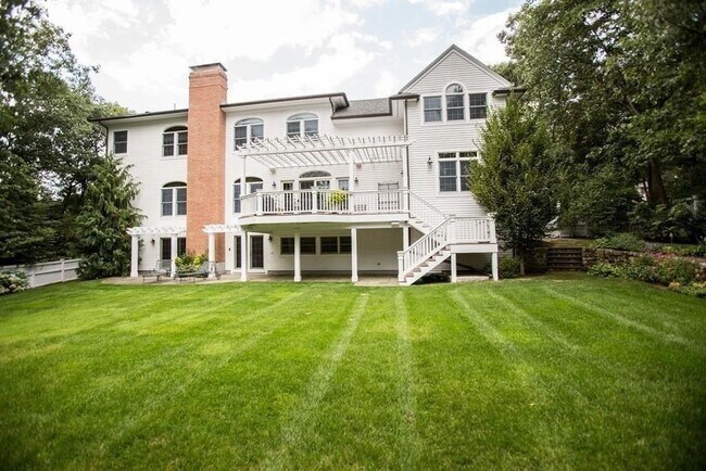 Building Photo - 126 Albion Rd