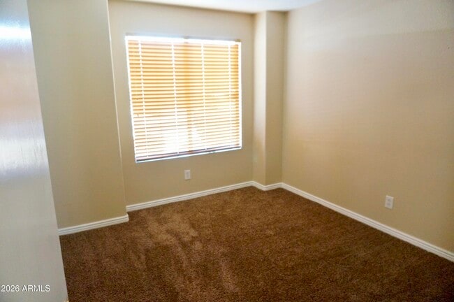 Building Photo - 3033 E Hononegh Dr