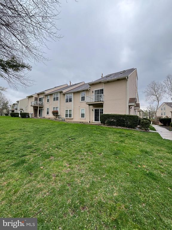 Building Photo - 903A Sedgefield Dr