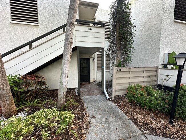 Primary Photo - 645 Woodlawn Dr