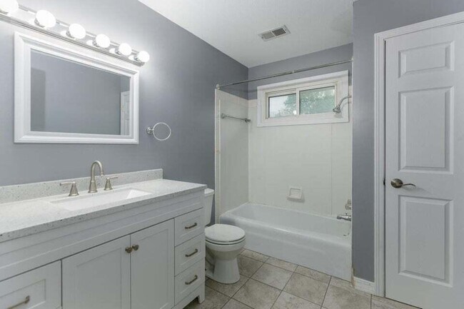 Building Photo - 5801 N Kircher Rd