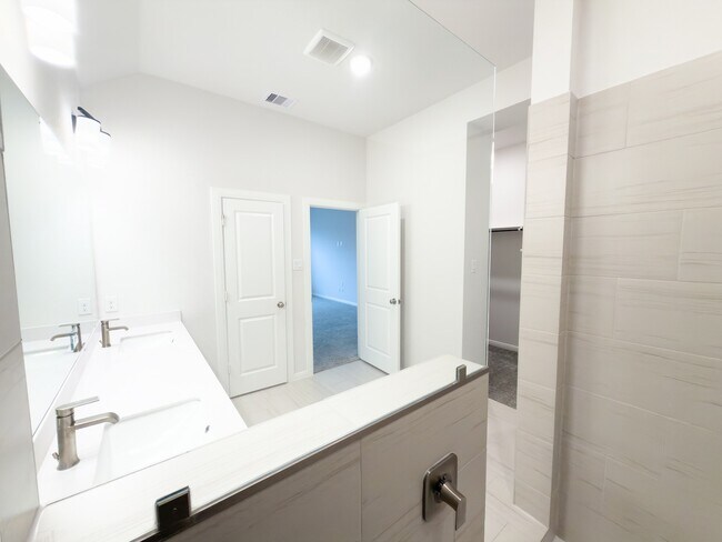 Building Photo - 42504 Rustico Rd