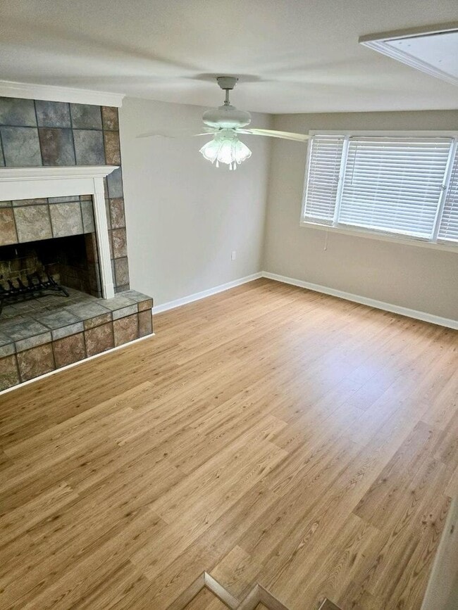 Building Photo - Charming ranch style home
