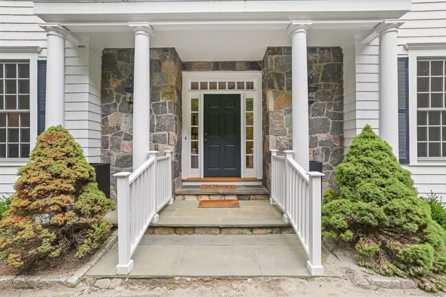 Building Photo - 5 Winthrop Hill