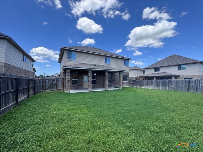 Building Photo - 1310 Stonewall Ridge