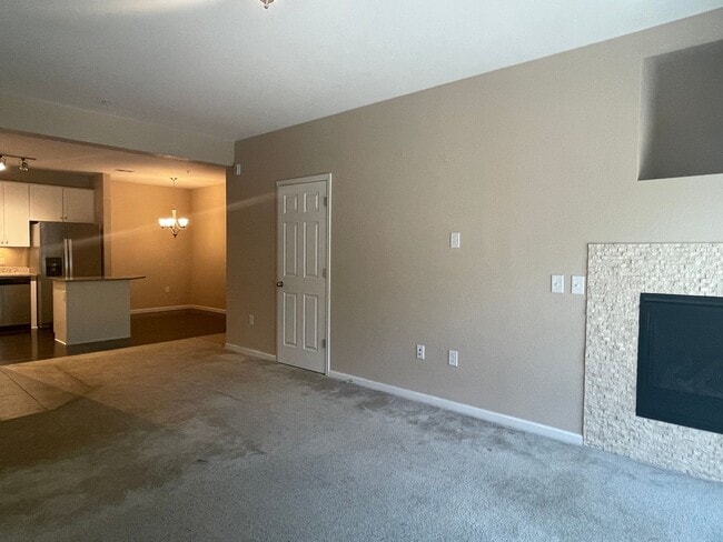 Building Photo - BEAUTIFUL CONDO with NEW LVP Flooring - AV...