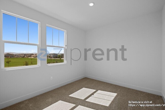 Building Photo - 3335 Cascade Dr