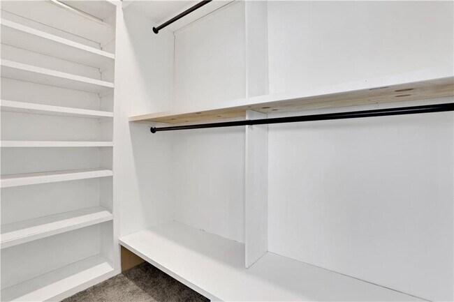 Building Photo - 1954 Sanford Dr